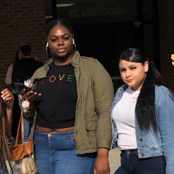 Meet your Posher, Cassondra - Picture 1 of 1